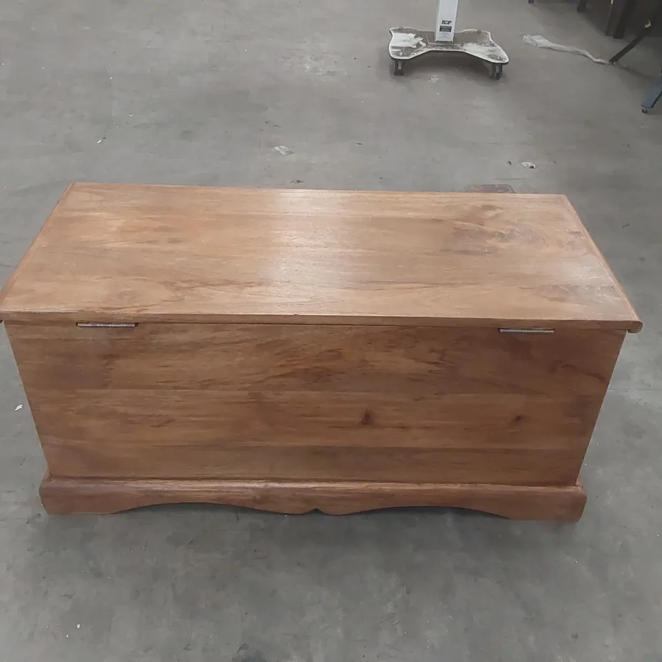 HOLCOMBE CARVED ACACIA WOOD COFFEE TABLE WITH STORAGE