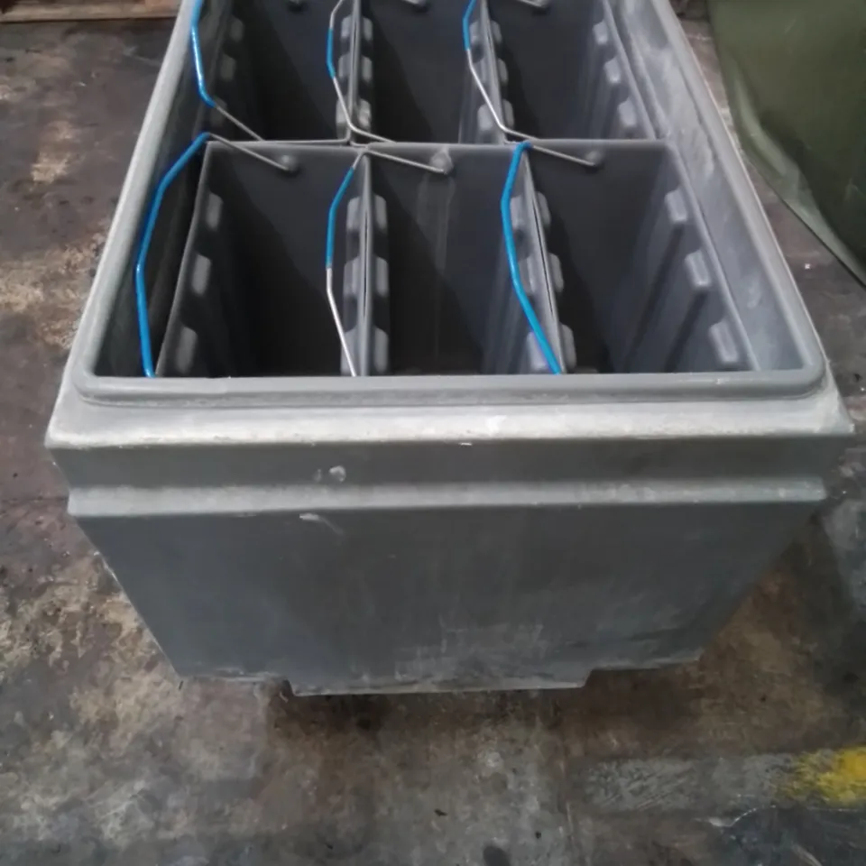 FOLLET COMMERCIAL ICE TRANSPORTATION TROLLEY