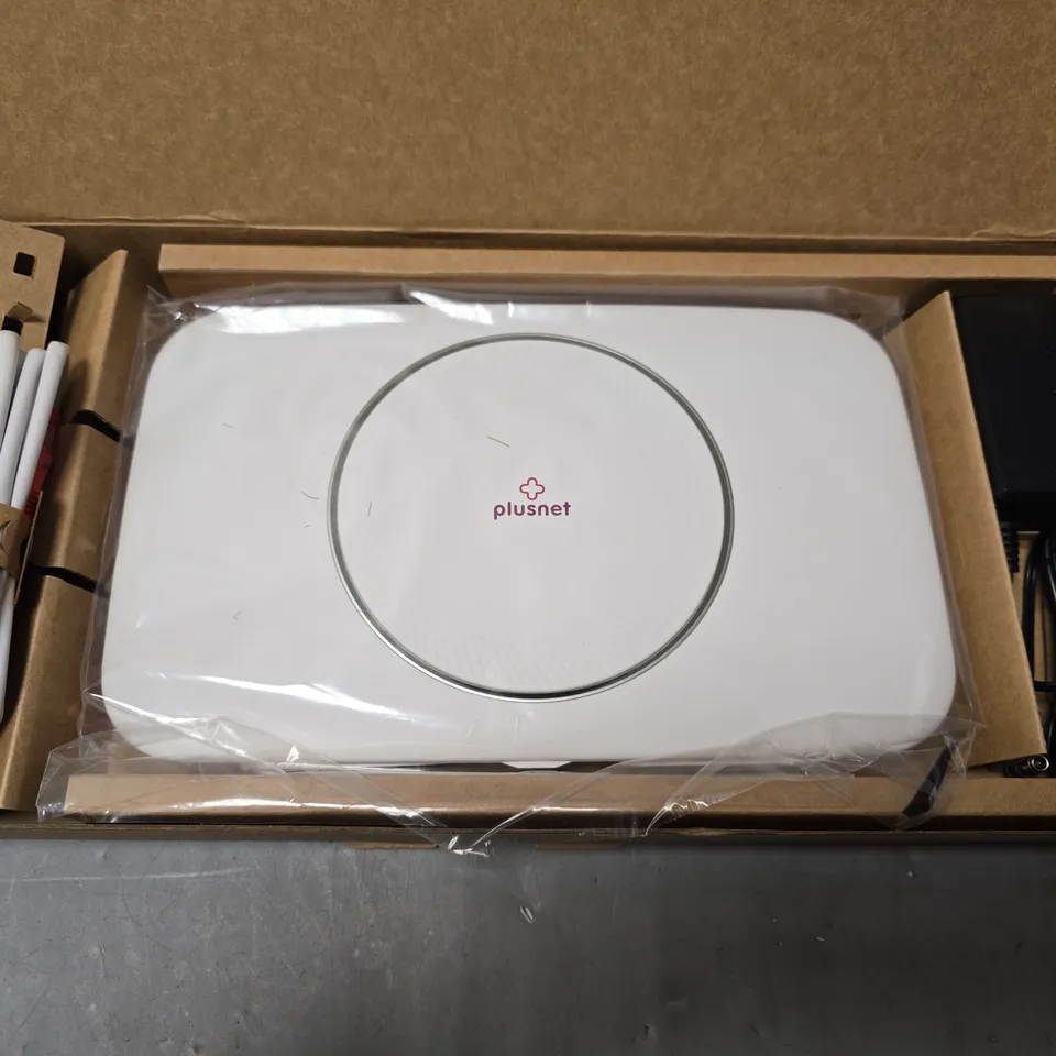 BOXED PLUSNET HUB TWO 