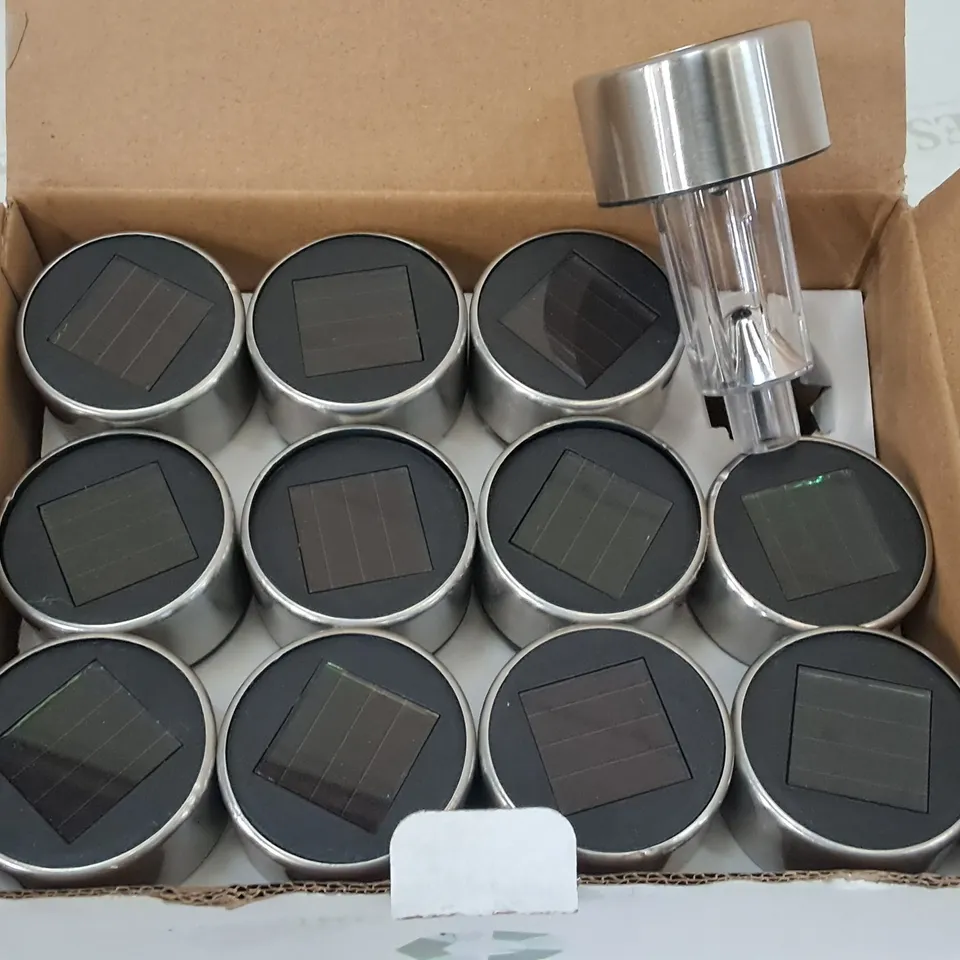 BOXED SET OF 12 SOLAR PATHWAY LIGHTS