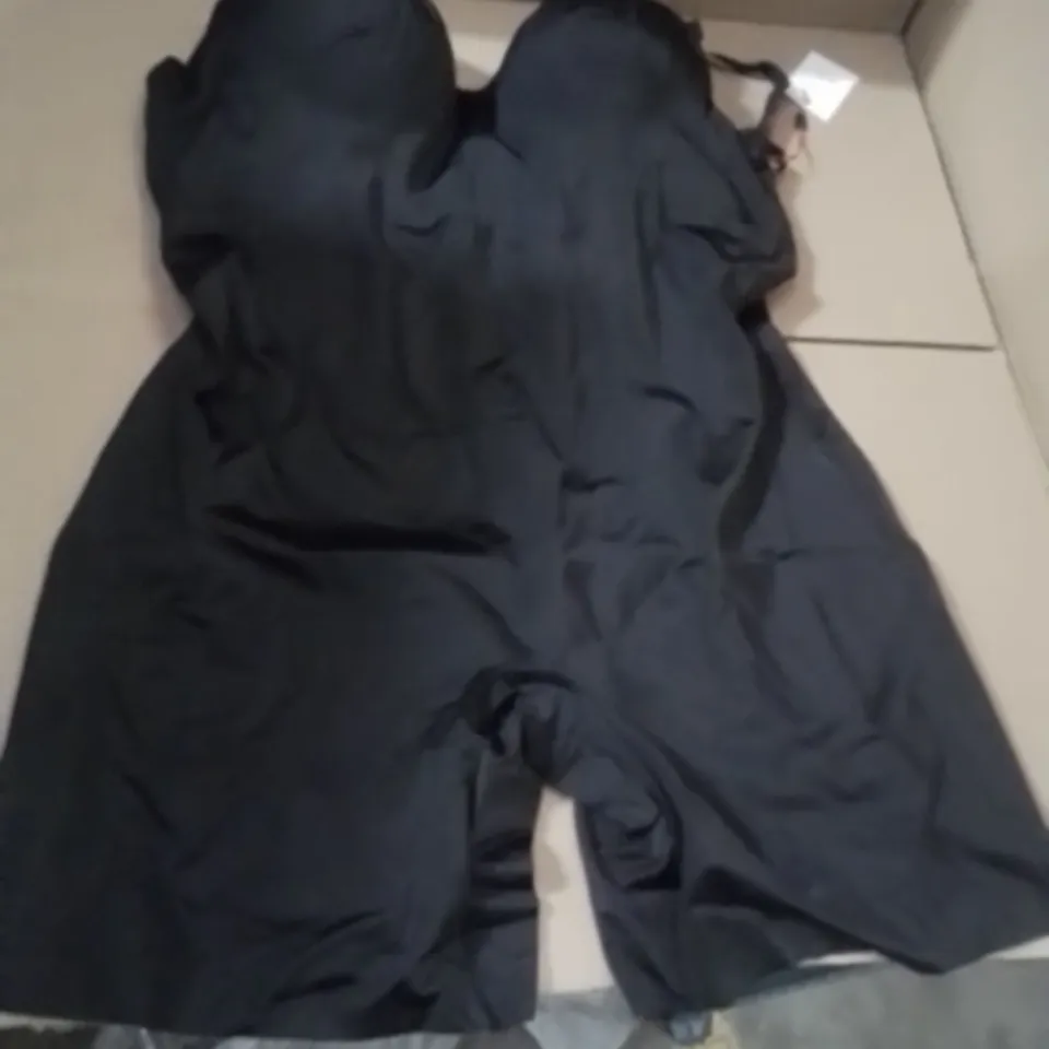 BOXED BRAND NEW APPROXIMATELY 15 MAGISCULPT BLACK BODY SUIT SIZE 42D
