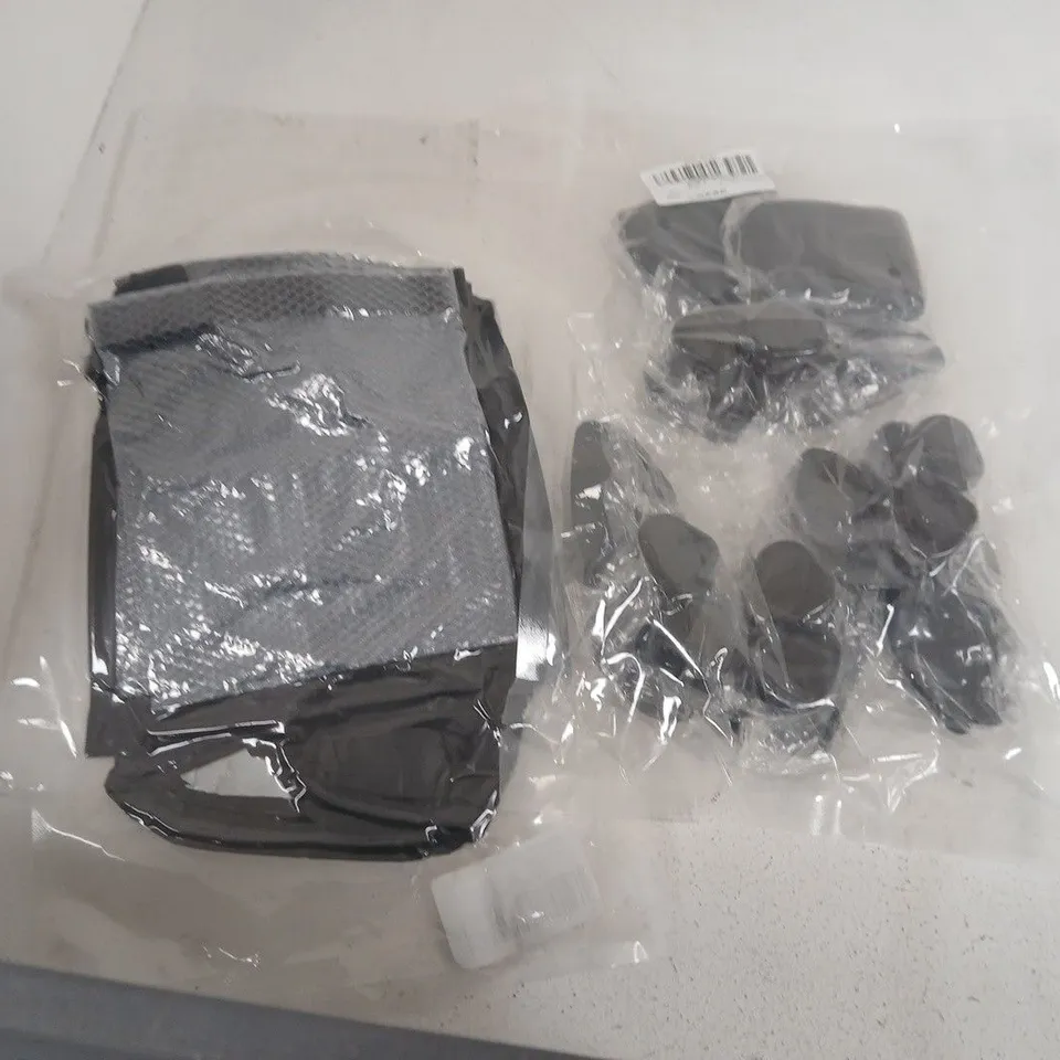 LOT OF ASSORTED HOUSEHOLD ITEMS TO INCLUDE MAGIC MOULD EXTREME, SCENT DIFFUSER AND WALL HANGER