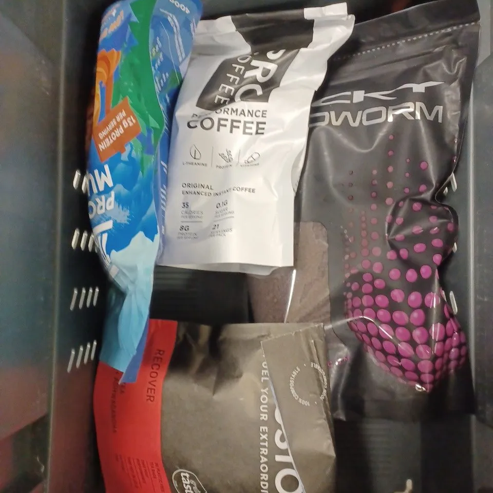 APPROXIMATELY 10 ASSORTED FOOD & DRINK PRODUCTS TO INCLUDE MANCHESTER BREAKFAST TEA, BRING THE CHAOS PRE-WORKOUT, FORTNUM & MASON SHORTBREAD ROUNDS ETC