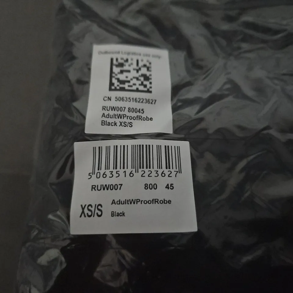 REGATTA GREAT OUTDOORS ADULT WATERPROOF ROBE – BLACK, XS/S