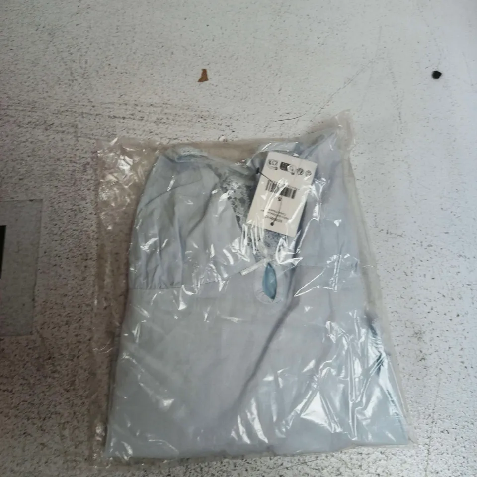 BOX OF APPROXIMATELY 15 ASSORTED CLOTHING ITEMS TO INCLUDE:  KEYHOLE CAMI S