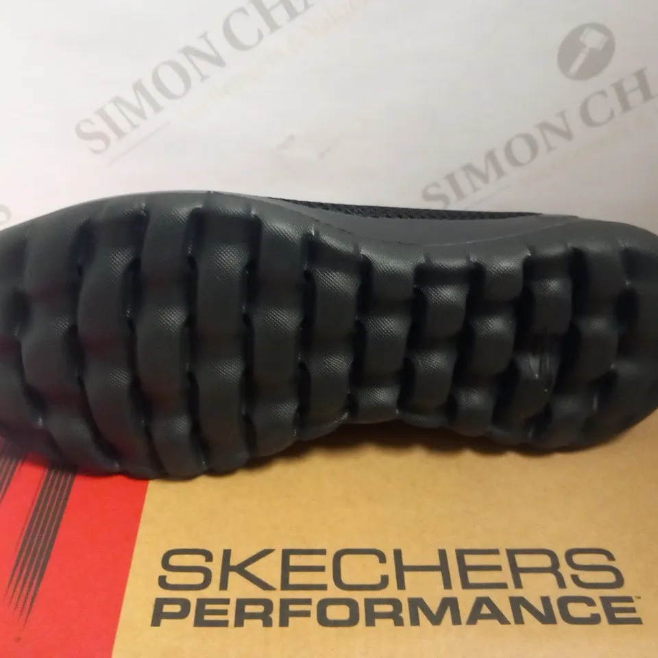 BOXED SKETCHERS GO WALK JOY 15600 SIZE 4