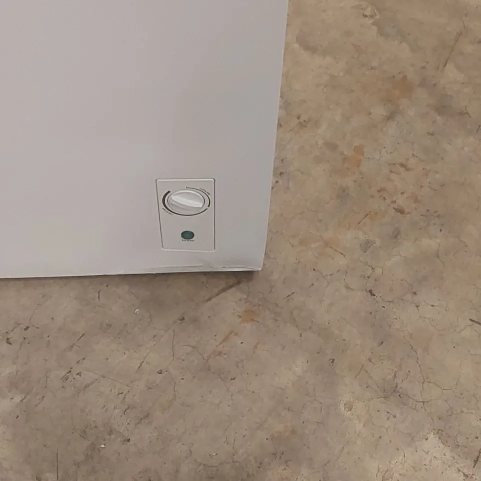 LOGIK L198CFW23 CHEST FREEZER