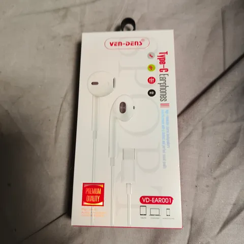 APPROXIMATELY 15 ASSORTED ELECTRICAL ITEMS INCLUDING SLEEP EARPLUGS , AIR80 EARPHONES AND VEN DENS EARPHONES