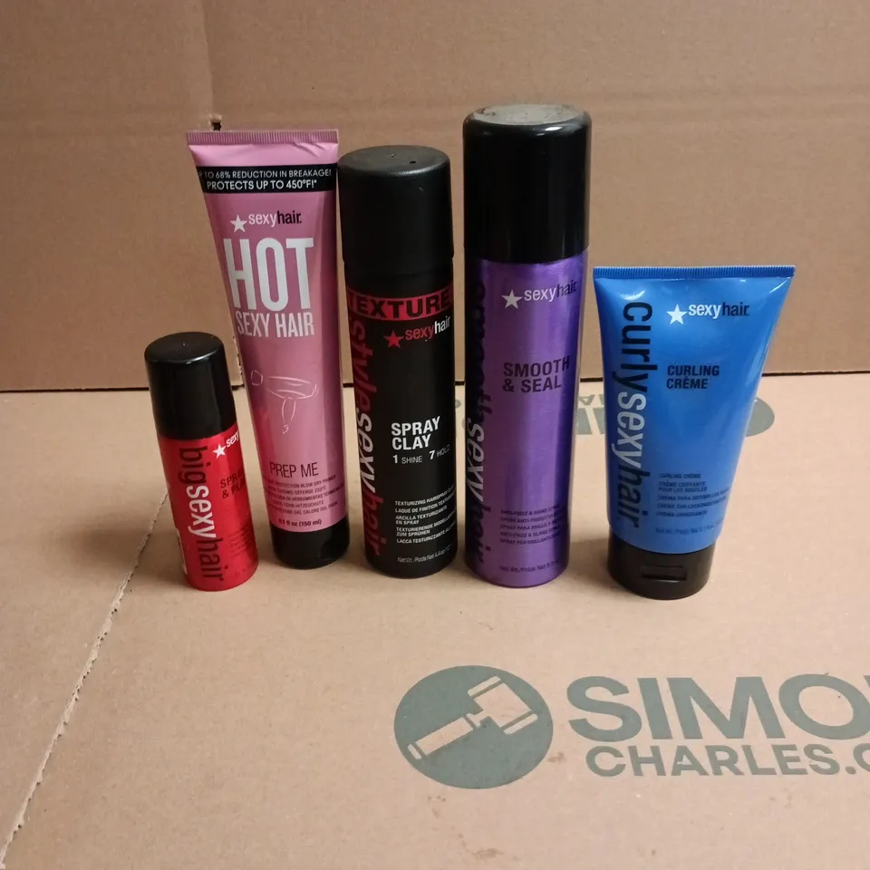 BOX OF APPROXIMATELY 15 SEXY HAIR HAIRCARE PRODUCTS TO INCLUDE CURLING CREME, SPRAY CLAY AND BLOW DRY PRIMER
