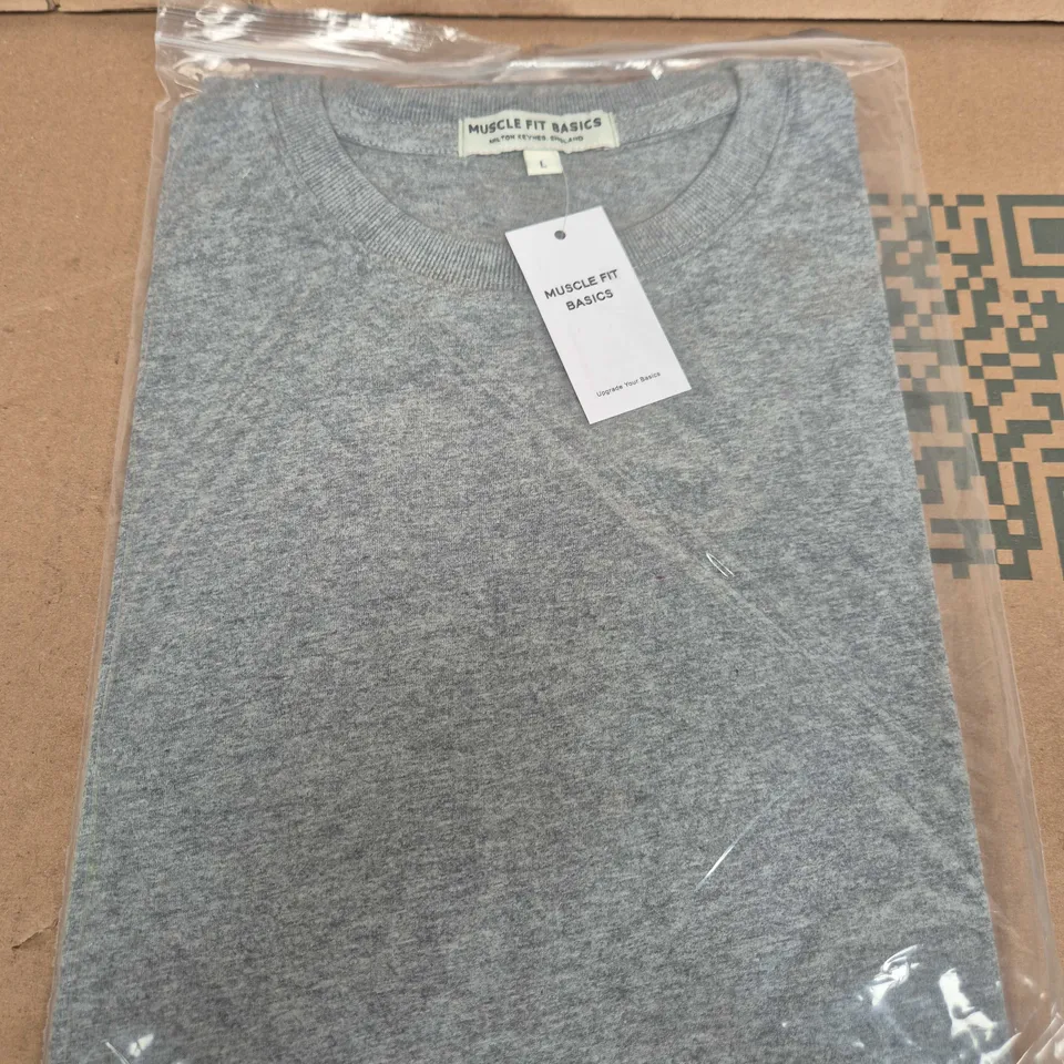 MUSCLE FIT BASICS MEN'S TOP – UK L 