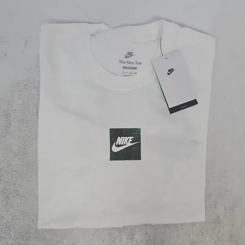 NIKE LOOSE FIT SHORT SLEEVE T-SHIRT IN WHITE SIZE XS