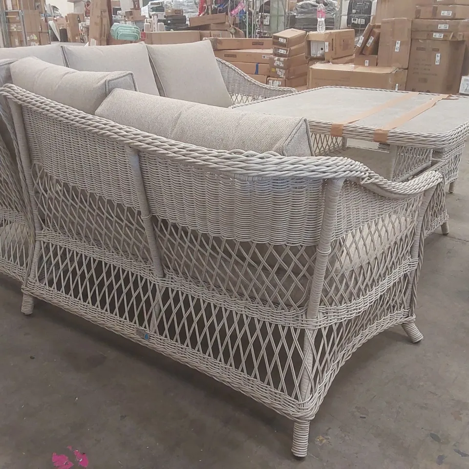 COTSWOLD WICKER MINI CORNER SET WITH HEIGHT ADJUST TABLE
