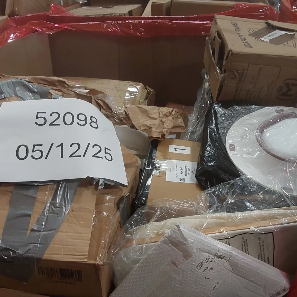 PALLET OF ASSORTED ITEMS TO INCLUDE: GOVEE LIFE SMART AIR PURIFIER 2, BABY UPSEAT,  UMBRELLA, DRILLING RULER, BLINDS ECT