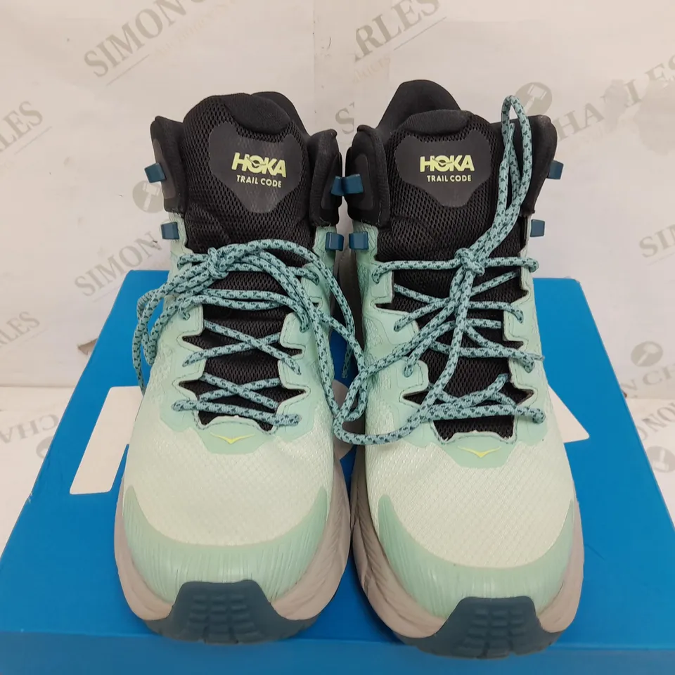 BOXED PAIR OF HOKA WOMENS TRAIL CODE GORE-TEX BOOTS IN LIGHT BLUE/GREEN/GREY - UK 9.5
