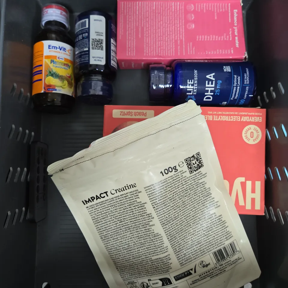 APPROXIMATELY 7 ASSORTED VITAMIN/HEALTH AID PRODUCTS TO INCLUDE HYDRATE+, ZOOKI, HEIGHTS ETC 