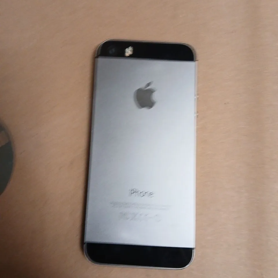 APPLE IPHONE – SILVER - A1457