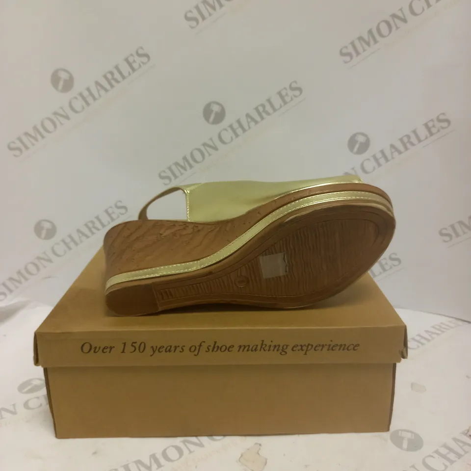 BOXED PAIR OF CUSHION WALK WEDGE SHOES IN GOLD - SIZE 6