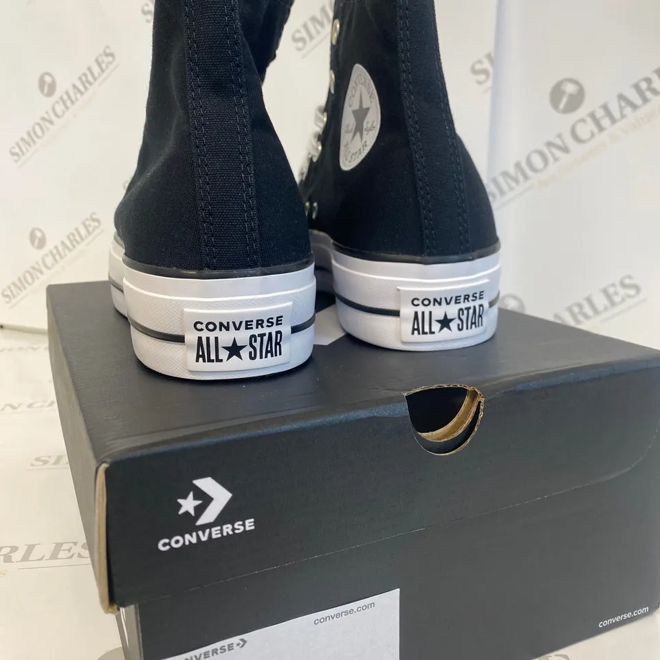 BOXED PAIR OF CONVERSE LIFT HI SHOES SIZE EU40