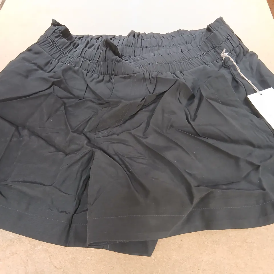 APPROXIMATELY 9 BRAND NEW A NEW DAY BLACK SHORTS