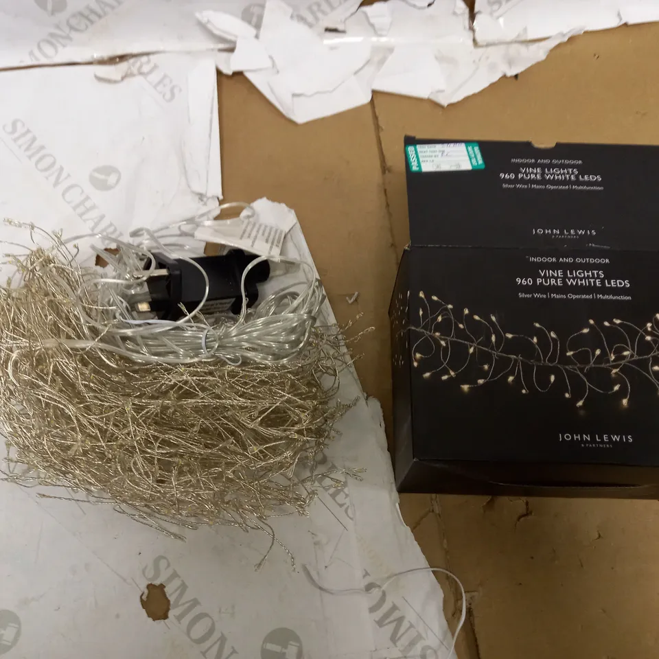 VINE LIGHTS 960 PURE WHITE LEDS 