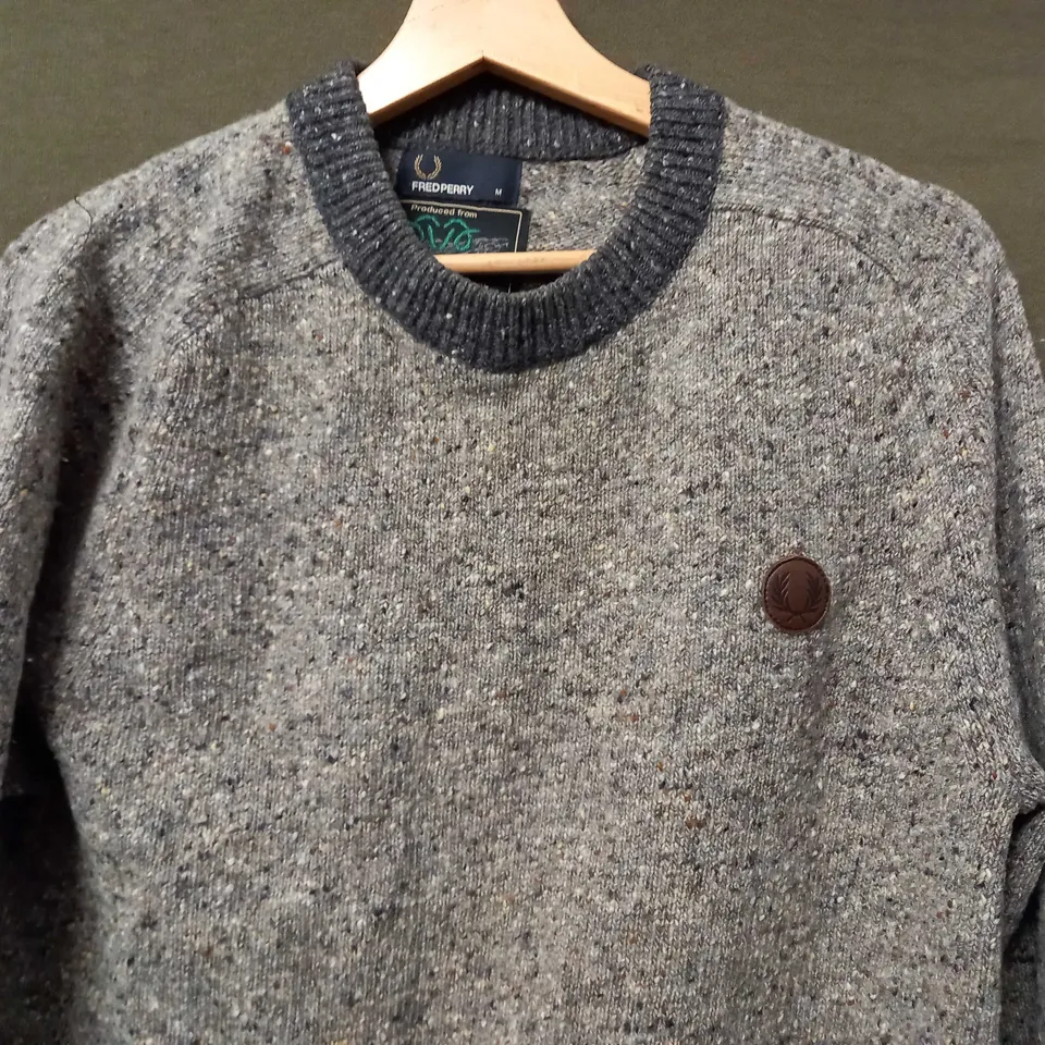 FRED PERRY KILCARRA ROUND NECK SWEATER IN GREY - MEDIUM