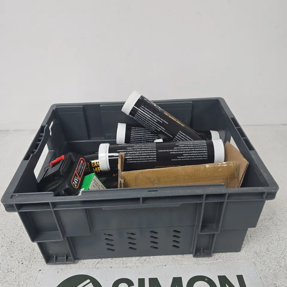APPROXIMATELY 20 ASSORTED ITEMS INCLUDING F.EASY.D BATTERY, JCB EXTREME PERFORMANCE MPL MOLY GREASE AND LUCAS DISTRIBUTOR CAP