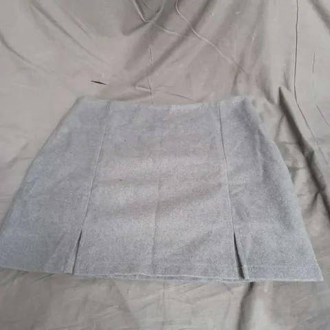 HICCUP LEG SPLIT MINI SKIRT IN GREY SIZE M