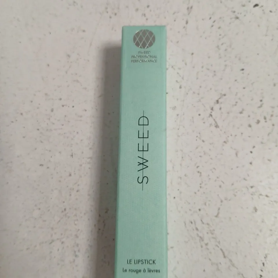 SWEED LIPSTICK – LE LIPSTICK, TURQUOISE BOX (2.5 G / 0.08 OZ)