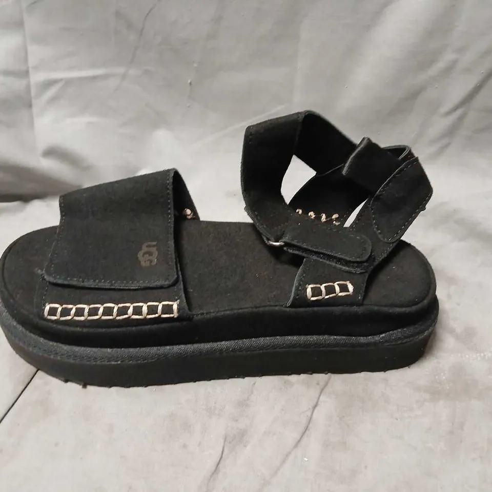 UGG BLACK SANDALS WITH VELCRO STRAPS SIZE 40