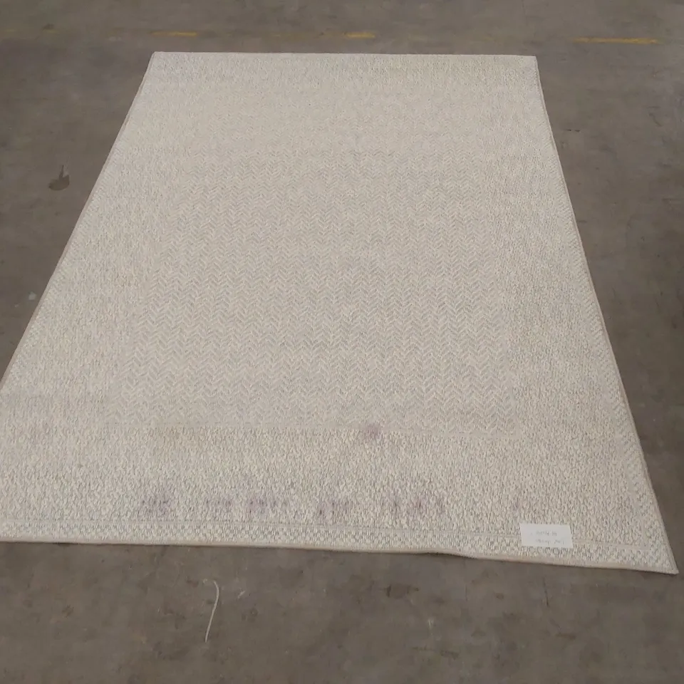 QUALITY DESIGNER AREA RUG - APPROXIMATELY 220 x 153cm