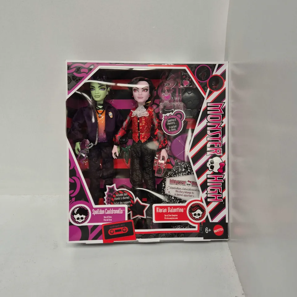 BOXED MONSTER HIGH KIERAN VALENTINE AND SPELLDON CAULDRONELLO DOLLS 2-PACK