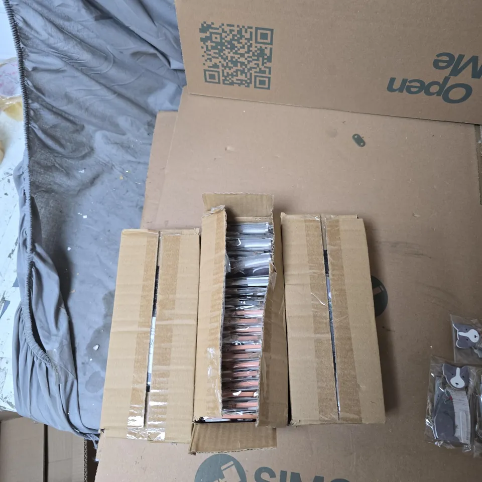 3 BOXES OF ASSORTED GISELA GRAHAM SMALL DECORATIONS 