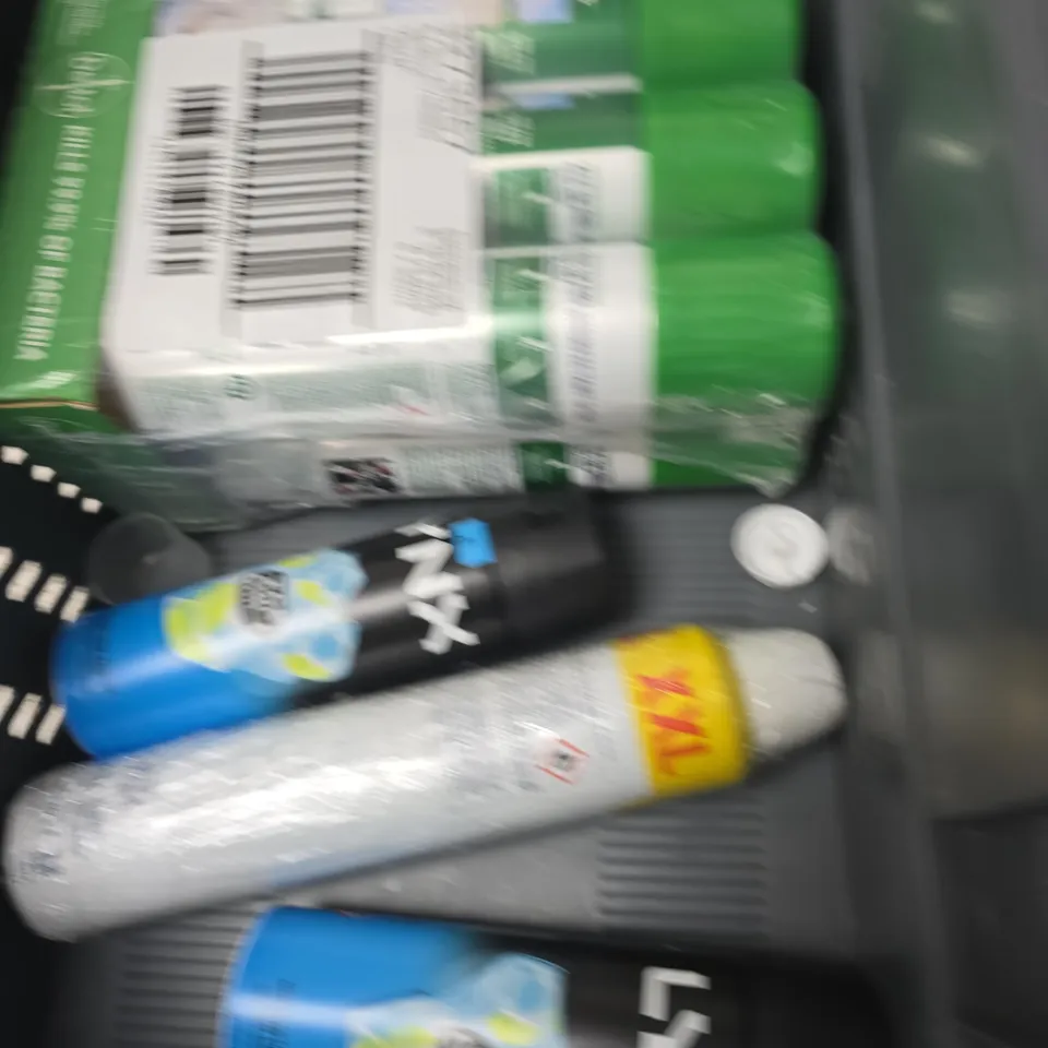 APPROXIMATELY 15 ASSORTED AEROSOLS TO INCLUDE LYNX, AIR WICK AND DOVE