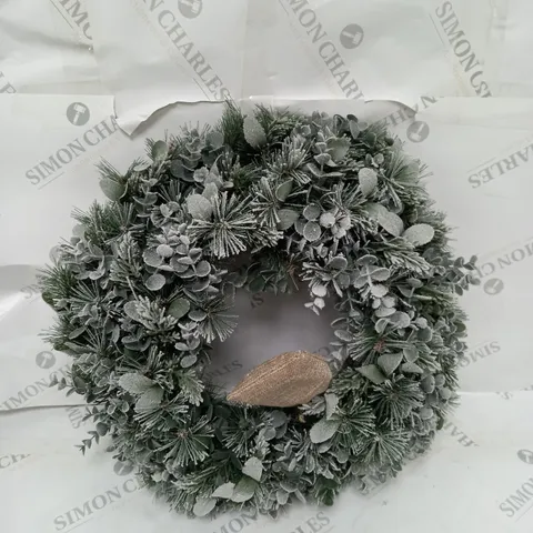 BOXED K BY KELLY HOPPEN COTSWOLDS CHOICE OF PRE-LIT GREENERY CHRISTMAS DECORATION