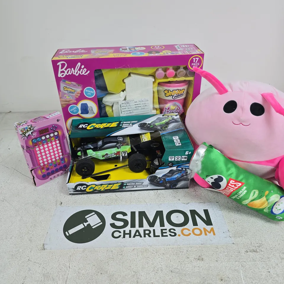 APPROXIMATELY 10 ASSORTED TOYS & GAMES PRODUCTS TO INCLUDE BARBIE SHAKER MAKER MEGA PACK, RC RCRAZE BUGGY, LITE DOTZ, ETC