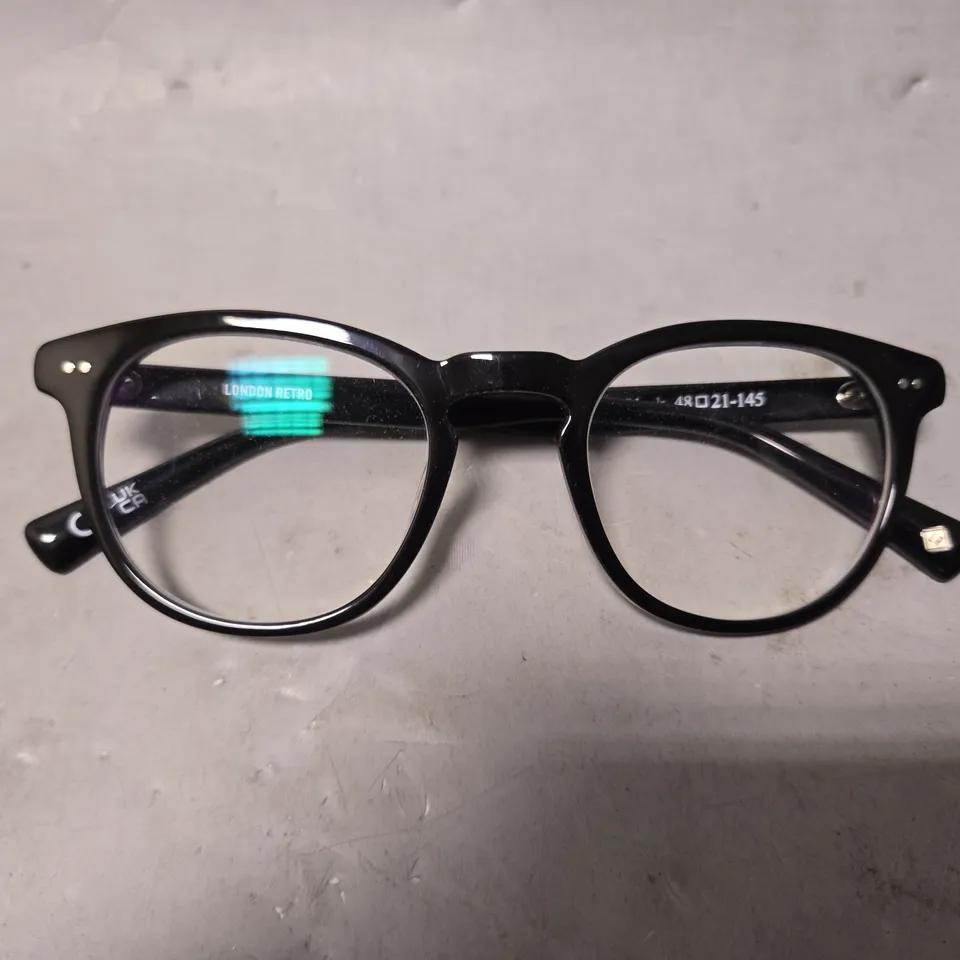 LONDON RETRO CLASSIC BLACK EYEWEAR GLASSES