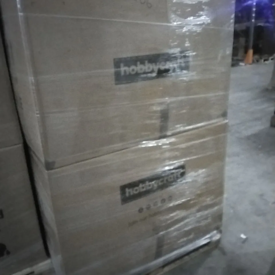 PALLET OF MIXED CHRISTMAS STOCK