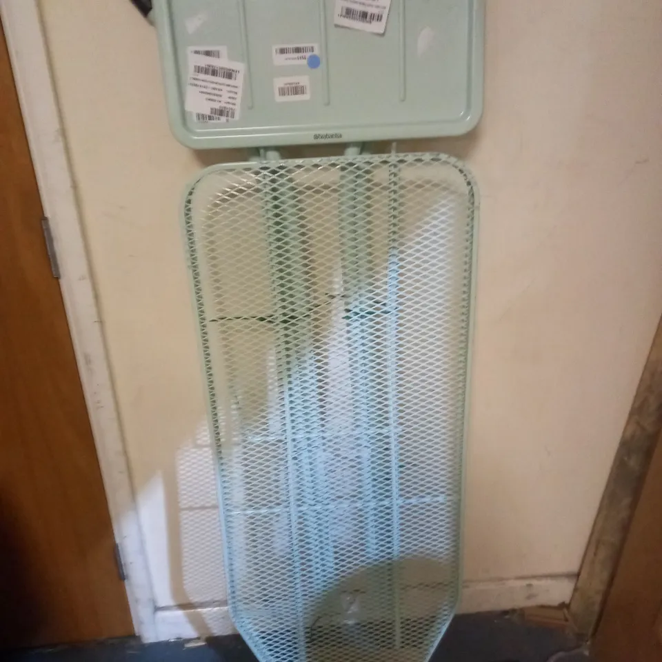 BRABANTIA 118487 TROPICAL LEAVES IRONING BOARD WITH SOLID STEAM UNIT HOLDER - COLLECTION ONLY