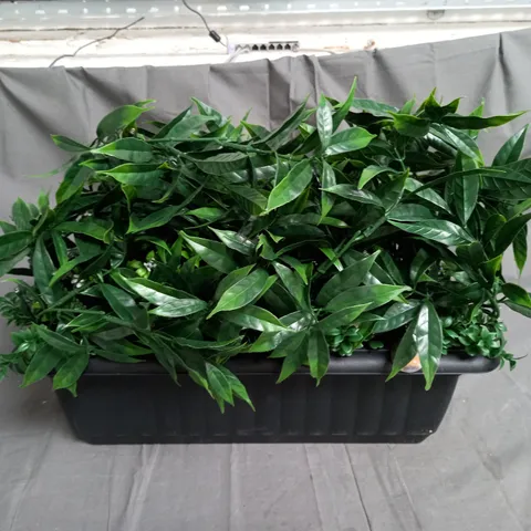 BUNDLEBERRY BY AMANDA HOLDEN PRE-LIT TROPICAL WINDOW BOX