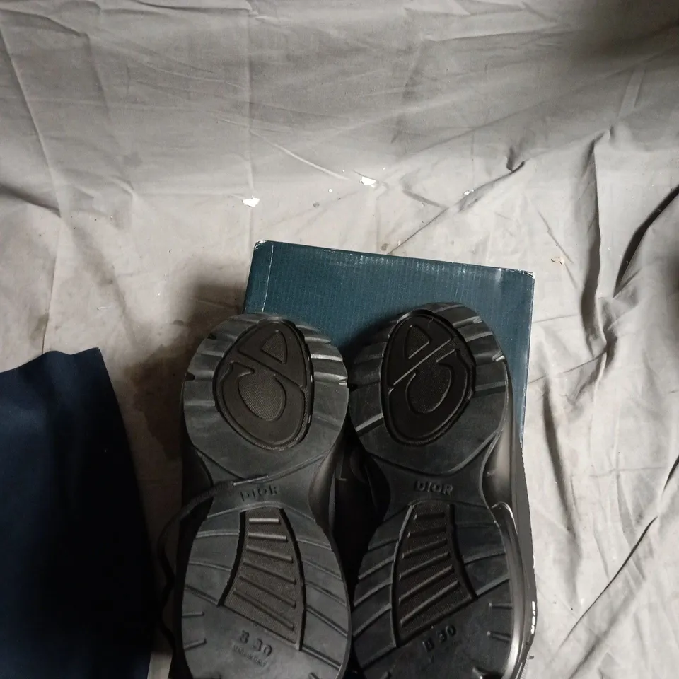 DIOR B30 SNEAKERS – WHITE & BROWN, UK 8.5 (EU 42)