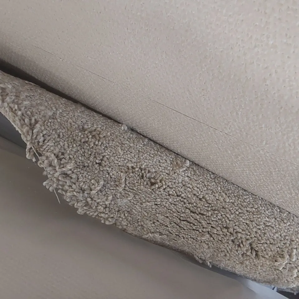 ROLL OF QUALITY FIRST IMPRESSIONS HUMBLE CARPET - APPROXIMATELY 5 x 5m