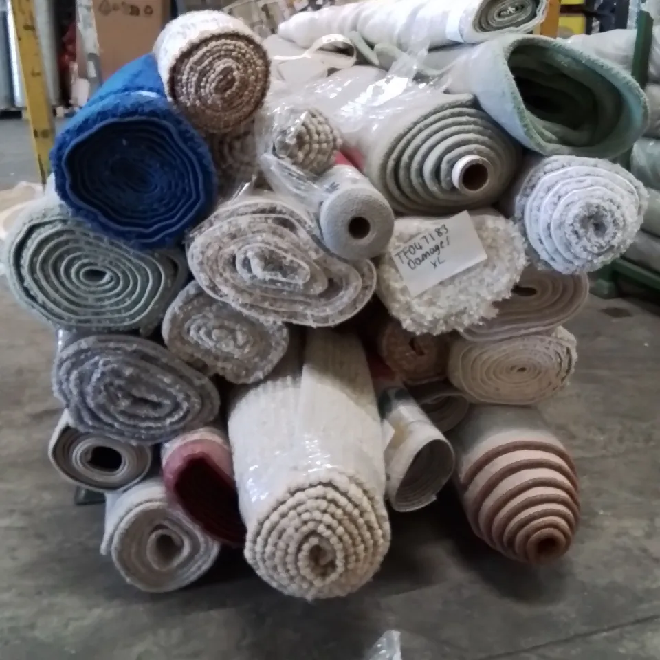 XLSTILLAGE OF APPROXIMATELY 20 QUALITY DESIGNER RUGS XL