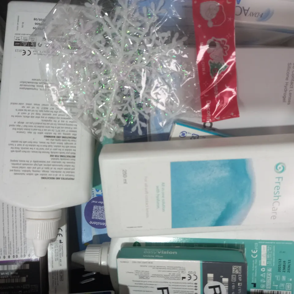 APPROXIMATELY 20 ASSORTED HOUSEHOLD ITEMS TO INCLUDE EYEXPERT FINESS CONTACT LENSES, ACUVUE OASYS CONTACT LENSES, ETC