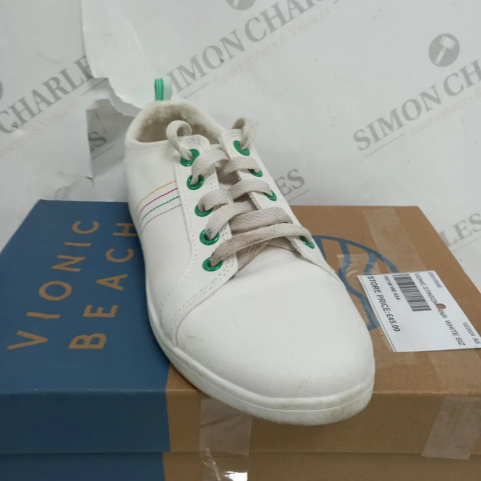 MIP KANNES NKEL BOOTS IN WHITE  - SIZE 5.5