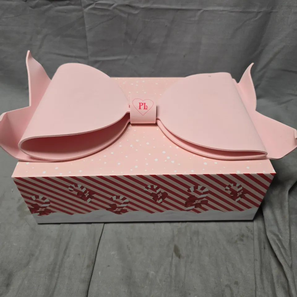 BOXED P.LOUISE 6PC GIFTSET TO INCLUDE 6 LIP OILS & CONDITIONER SETS