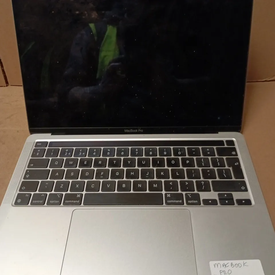 APPLE MACBOOK PRO