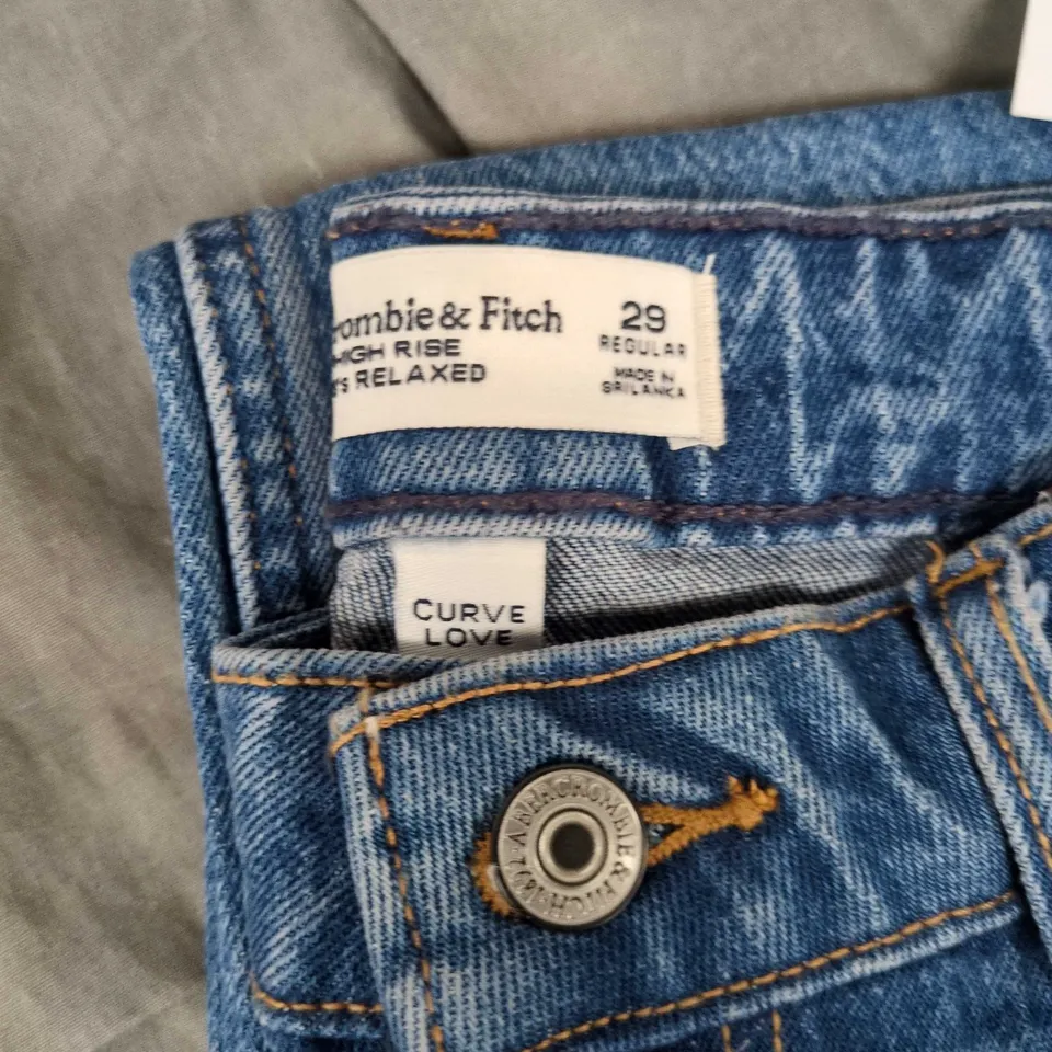 ABERCROMBIE & FITCH CURVE LOVE HIGH RISE JEANS – WOMEN'S DENIM, SIZE 29 REGULAR