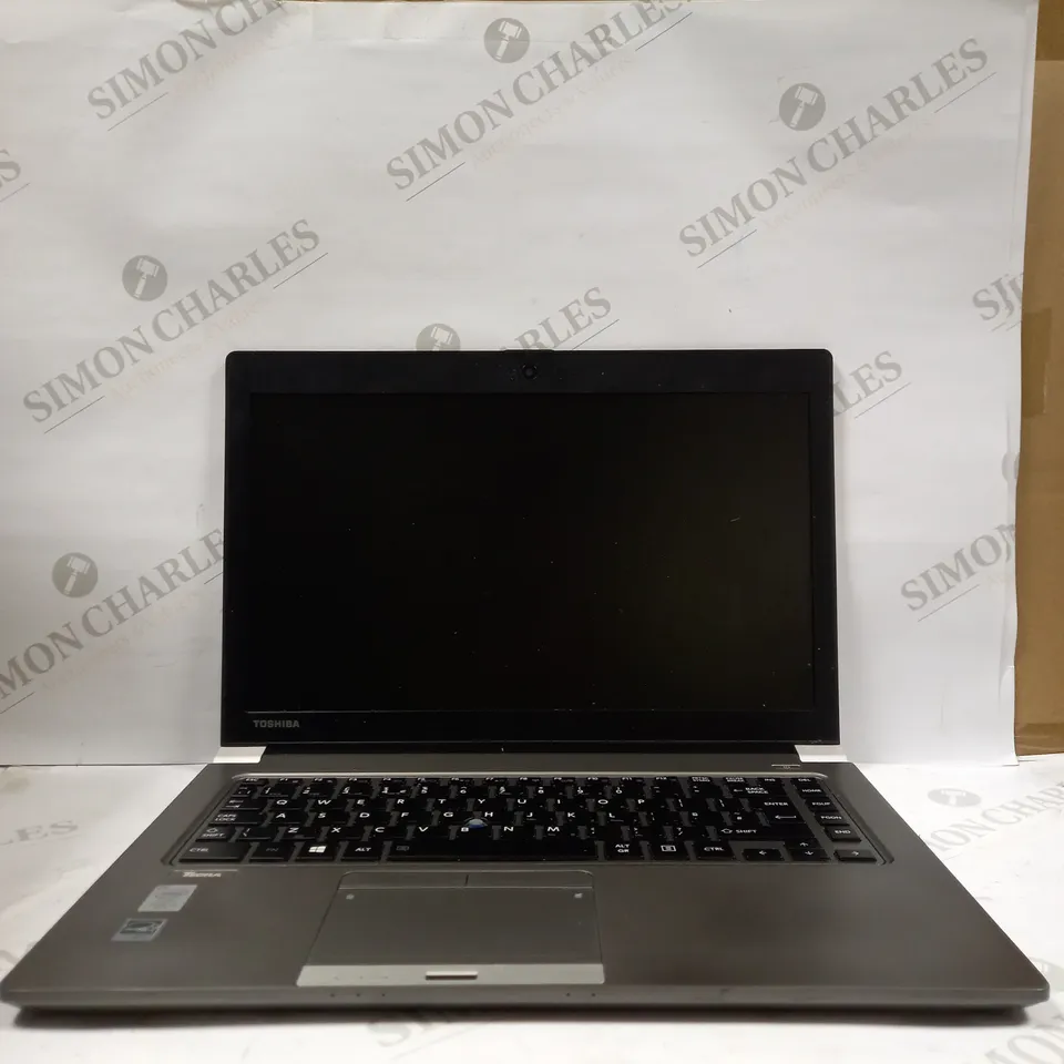 TOSHIBA TECRA Z40-A LAPTOP IN SILVER