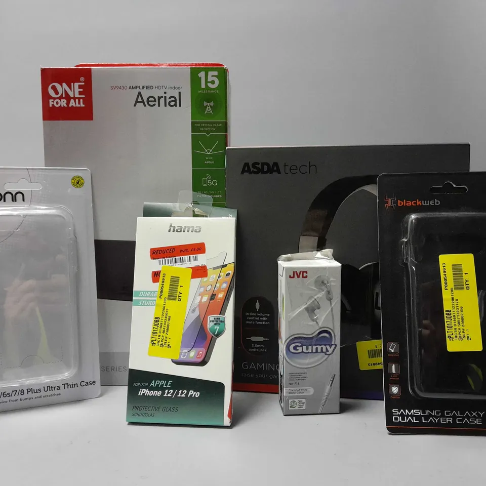 APPROXIMATELY 16 ASSORTED ELECTRICAL ITEMS TO INCLUDE GAMING HEADSET, ONE FOR ALL AERIAL, PHONE CASES, ETC