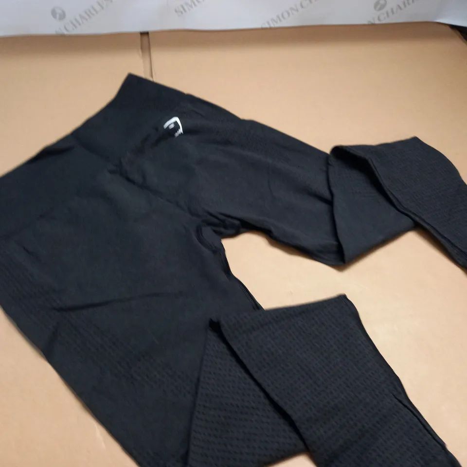 GYMSHARK BLACK TRAINING PANTS - L